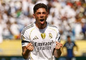 世体：投资3500万欧元，皇马右后卫位置仍未找到合适的解法